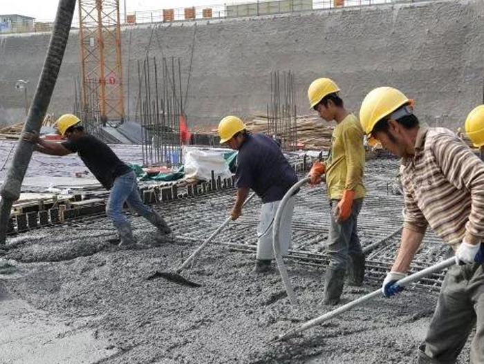 水泥混凝土路面施工有什么材料要求？